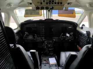 King Air B200 BlackHawk — miniatura 3